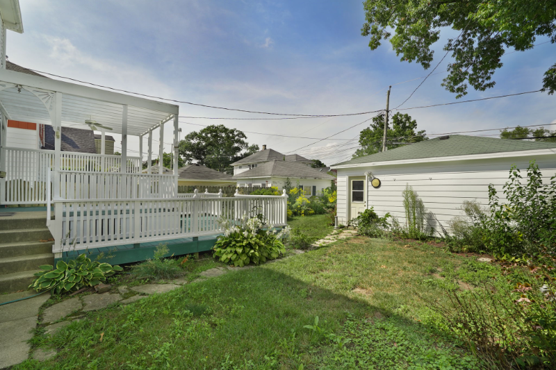 2422 Carmel Ave - Photo 3 of 22