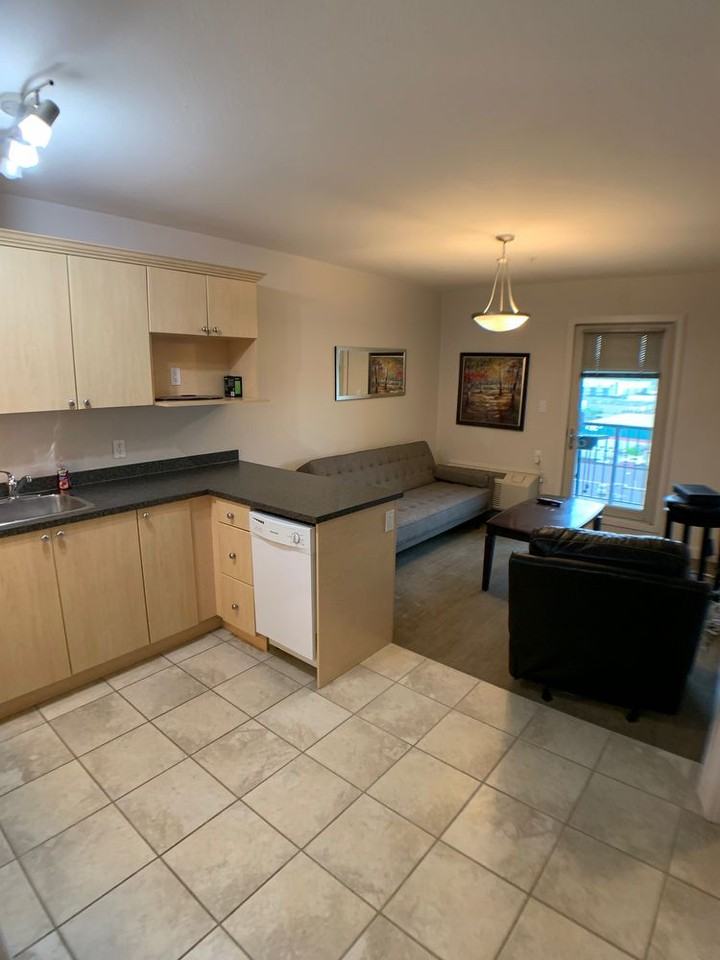 8528 620-8528 Manning Ave - Photo 3 of 9