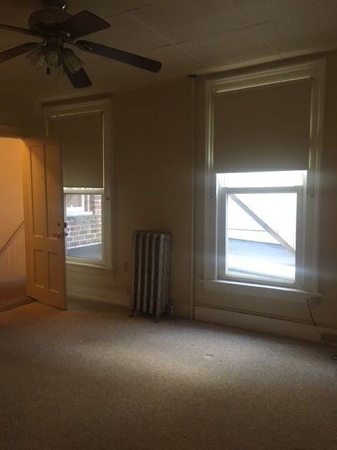 426 Main St - Photo 3 of 8