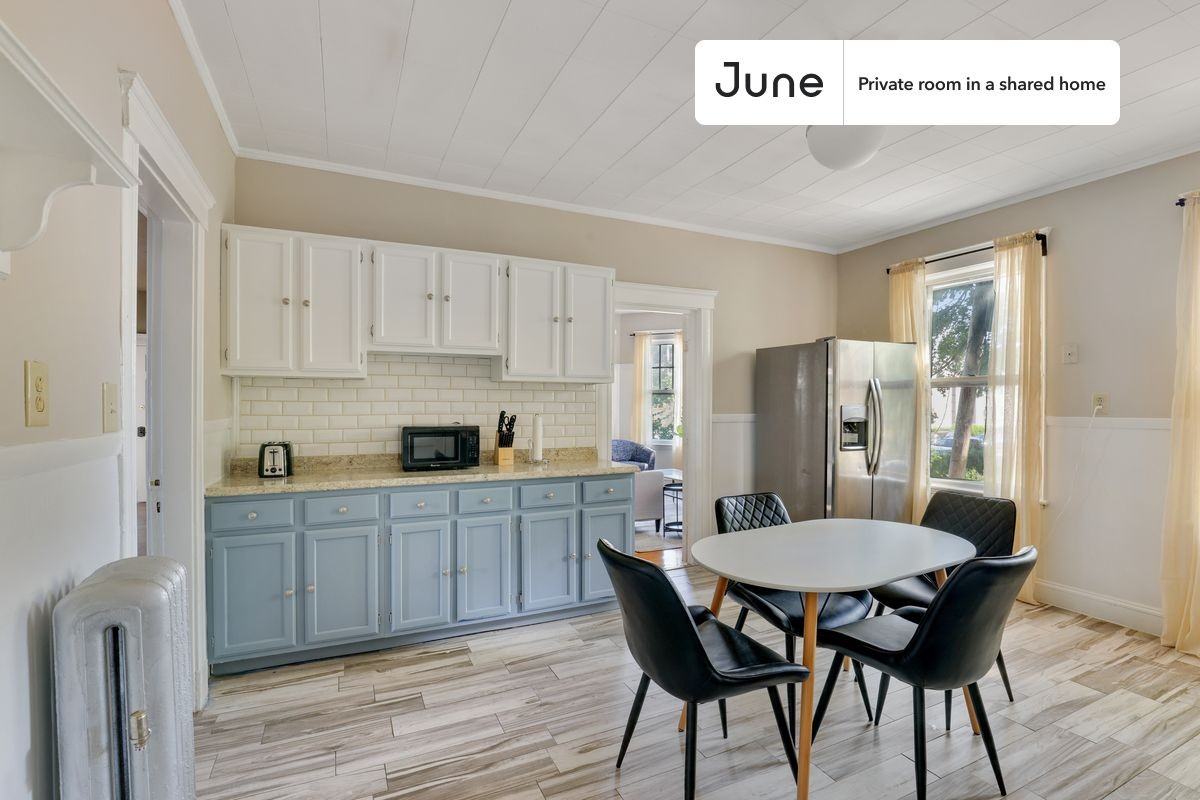 61 Lithgow St #D - Photo 6 of 16