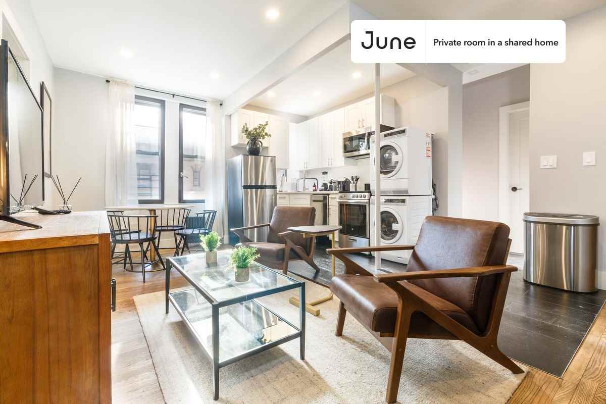 3139 Broadway #B - Photo 4 of 12