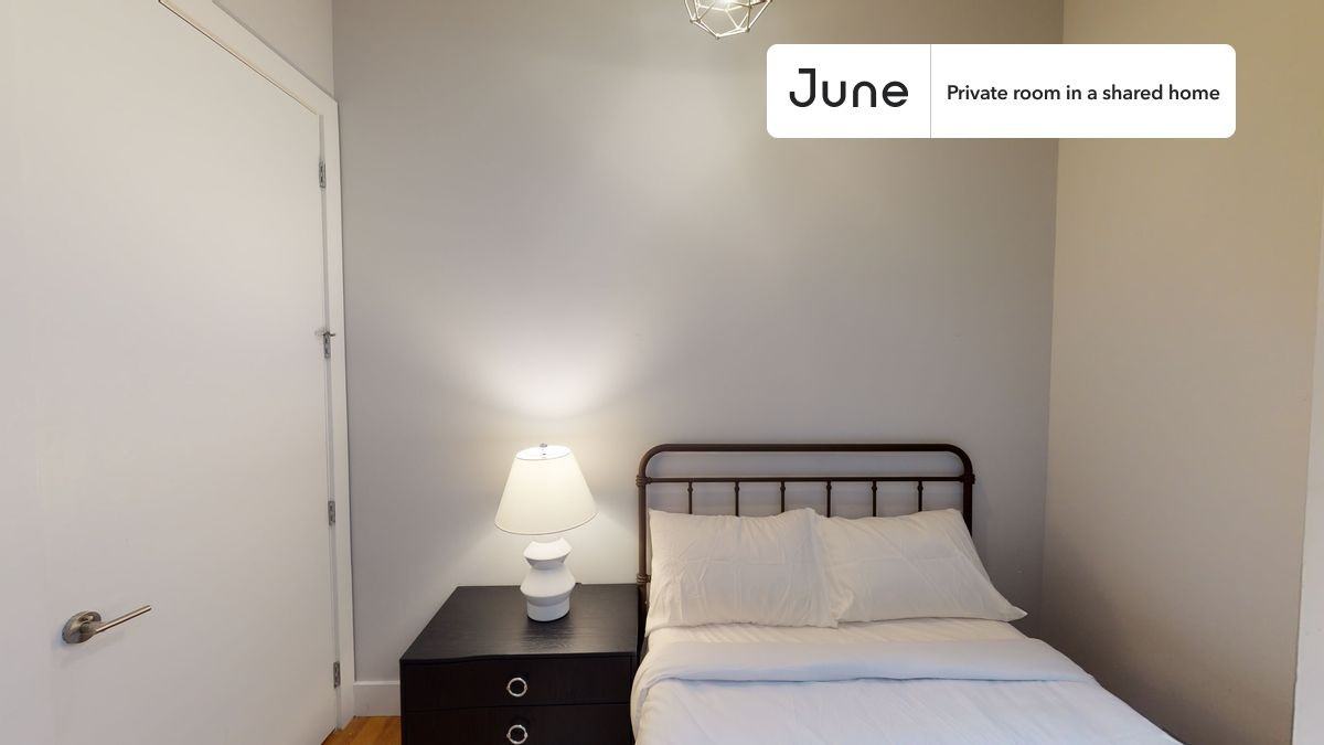 1226 Bedford Ave #B - Photo 4 of 22