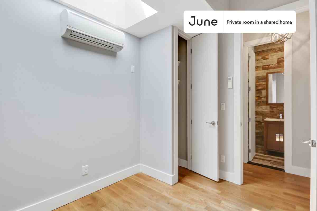 1226 Bedford Ave #B - Photo 5 of 22