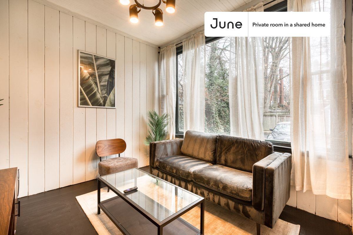 3618 Warren St Nw #B - Photo 5 of 12