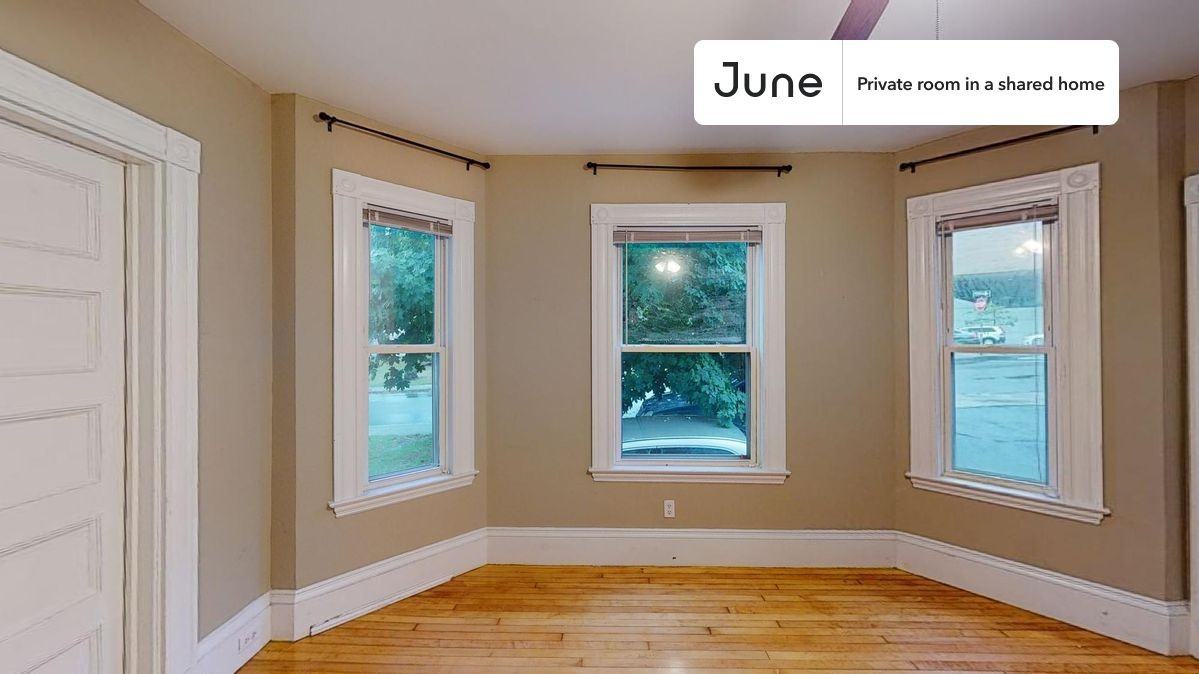 2 Sparhawk St #B - Photo 4 of 21