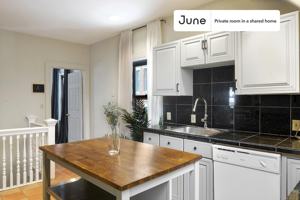 featured image of 132 Chiswick Rd #2D