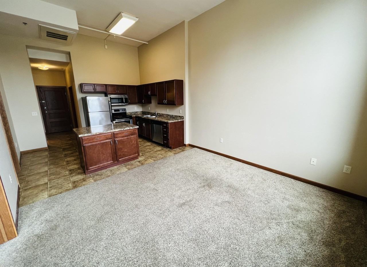 214 S Kline St #18 - Photo 3 of 11