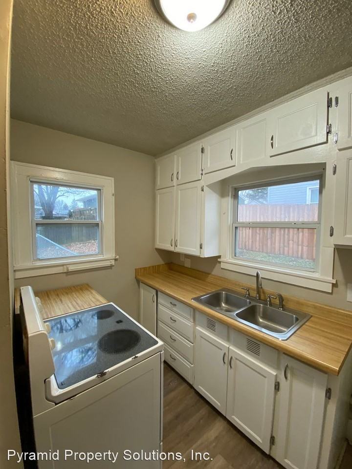 700 Pleasant View Dr - Photo 2 of 15