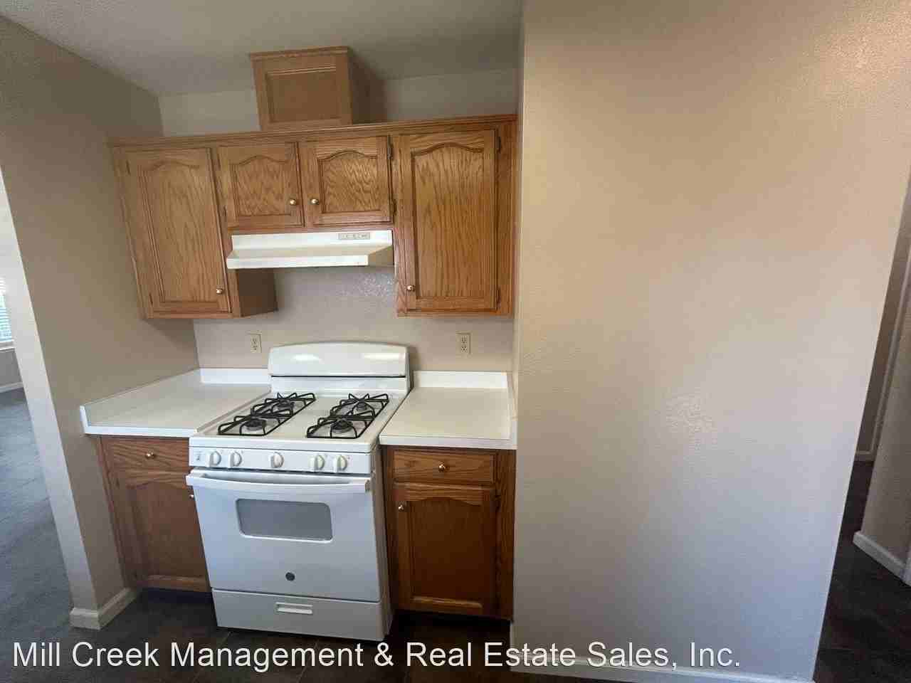242 N B St - Photo 3 of 7