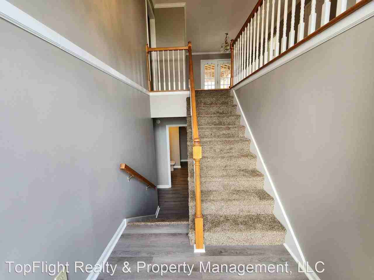 3126 Southpoint Dr - Photo 2 of 25