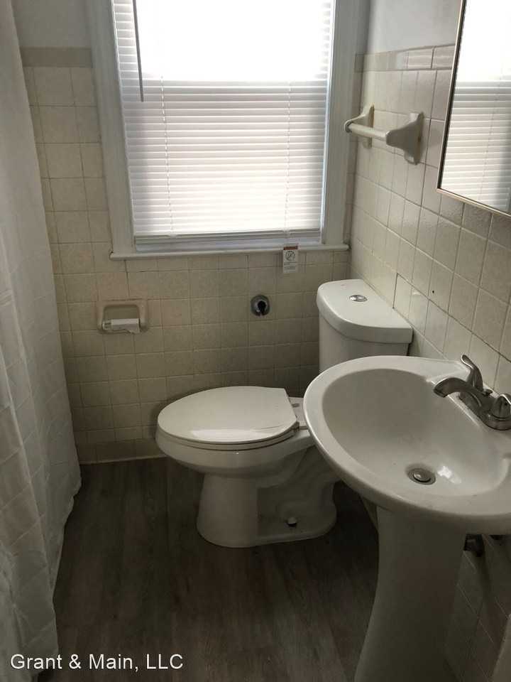 22400 Cleveland St - Photo 3 of 11