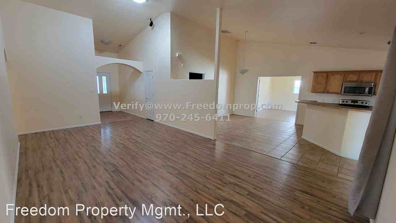 758 Placer Dr - Photo 2 of 12