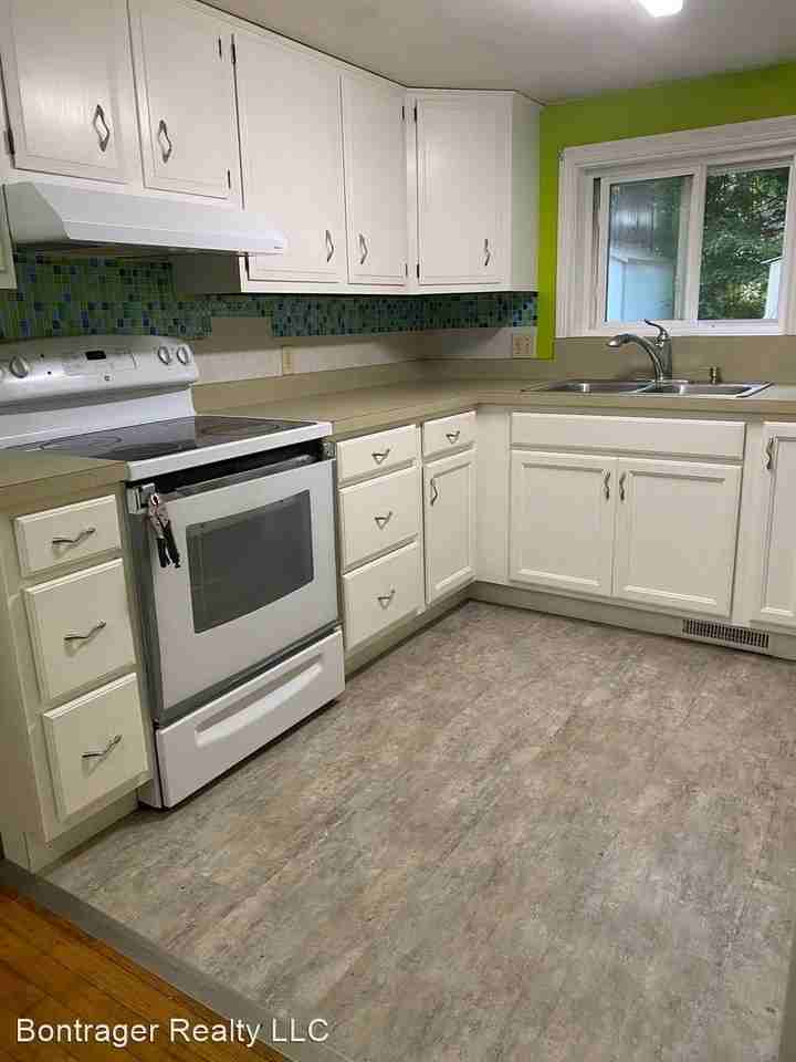 413 & 413 1/2 Hackett Road - Photo 3 of 11