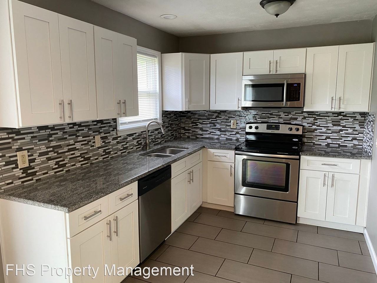 4152 W Ridgeview St - Photo 3 of 10