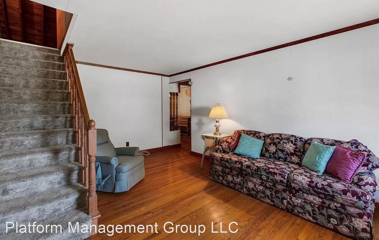 2 Genesee Ave - Photo 3 of 7