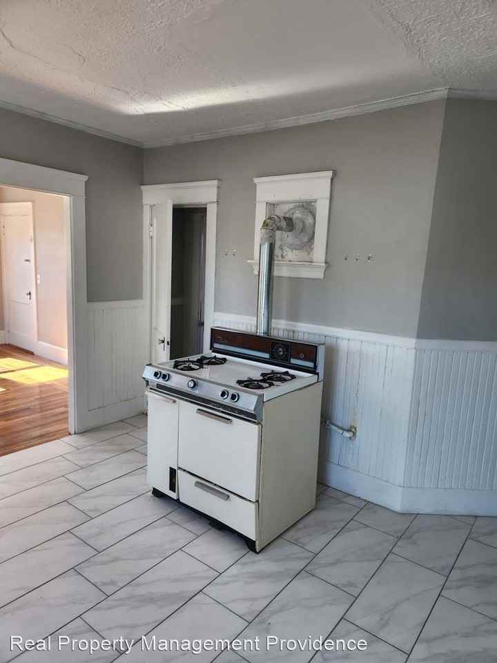 120 Curtis Street - Photo 2 of 8