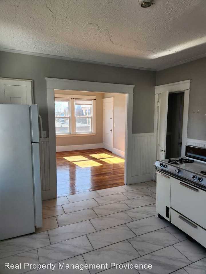 120 Curtis Street - Photo 3 of 8