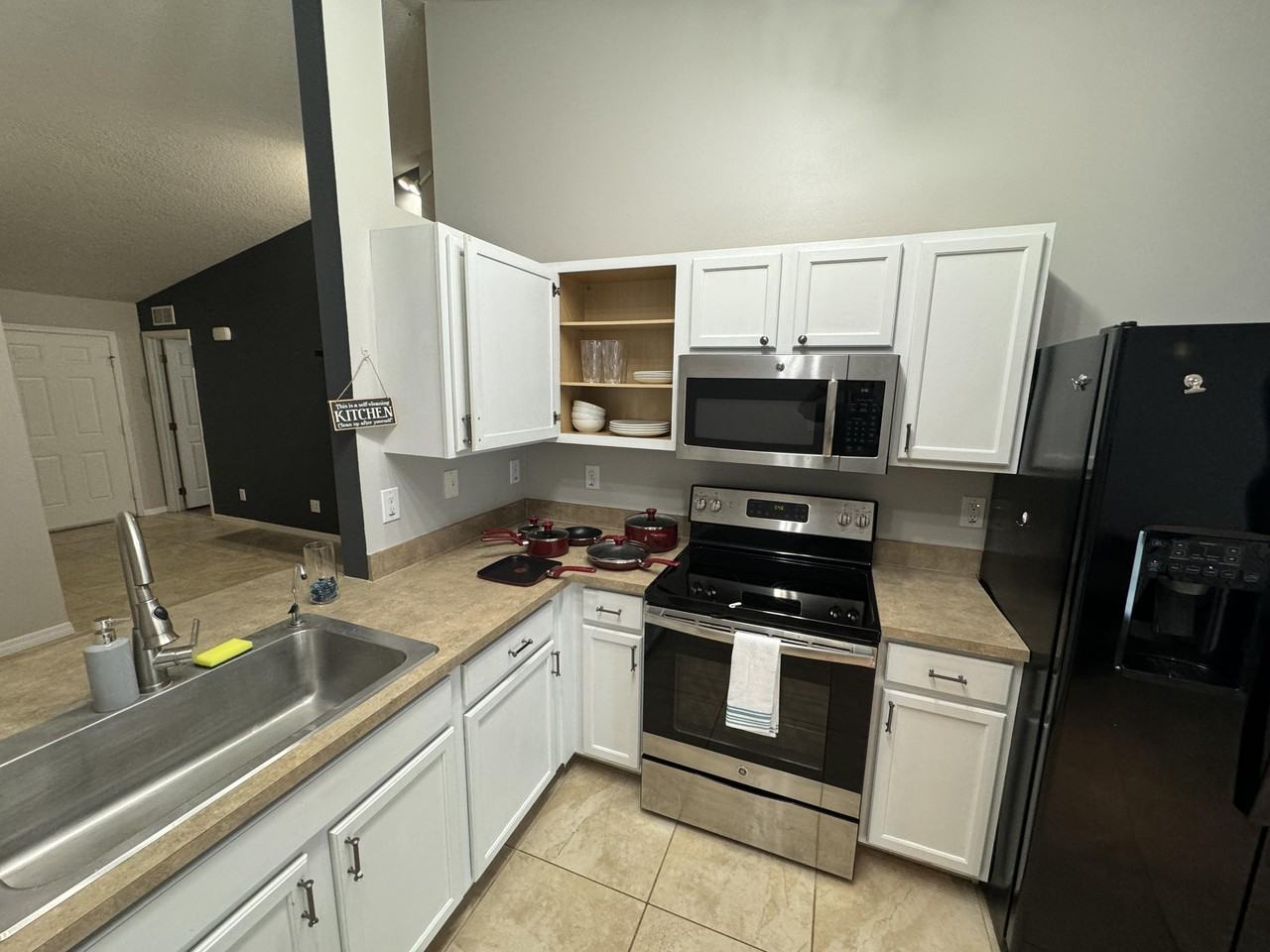 Waffle St Se - Photo 2 of 12