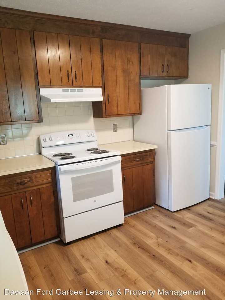 1421  Ramsgate Lane - Photo 3 of 15