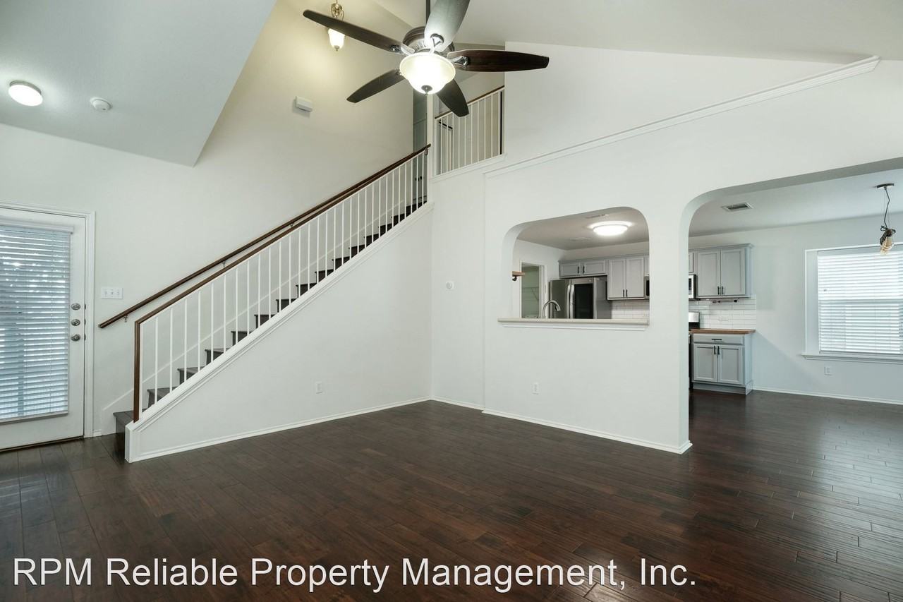 1812 Big Bend Dr - Photo 2 of 13