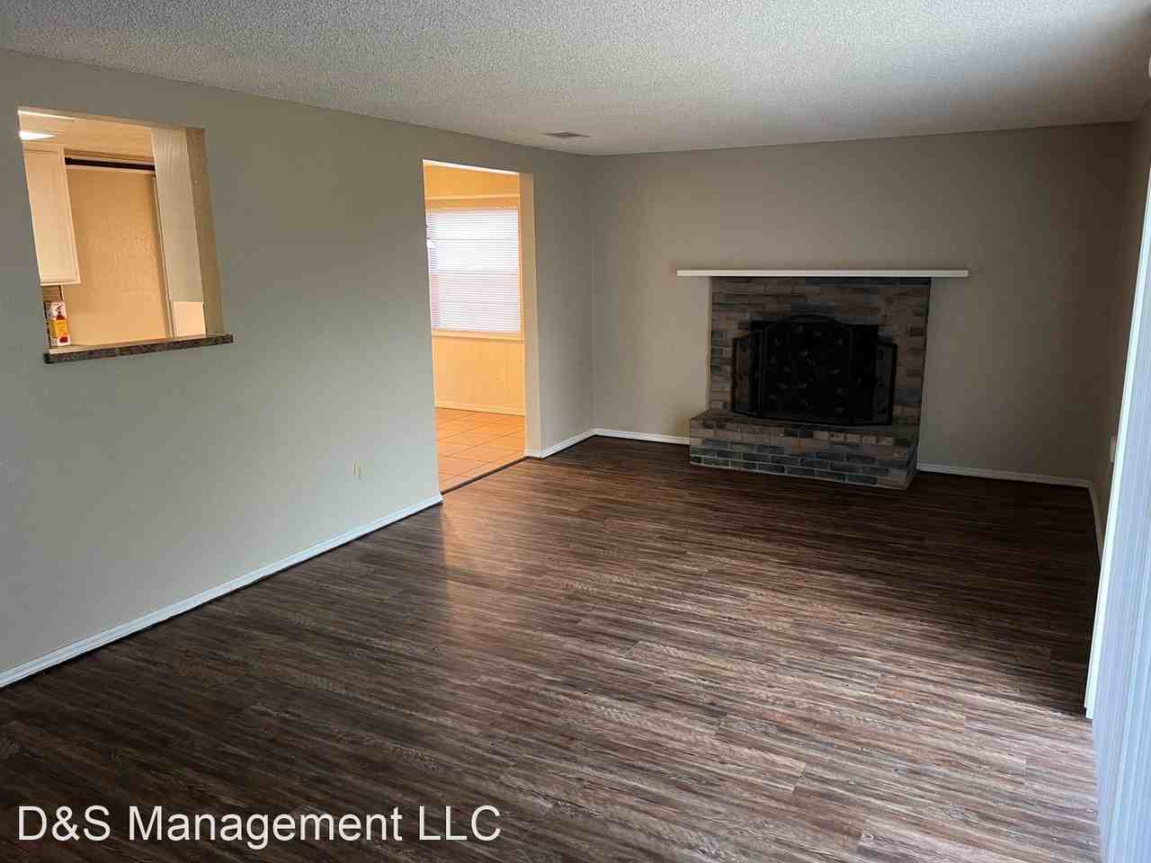 8421 Nw 91st St - Photo 3 of 22