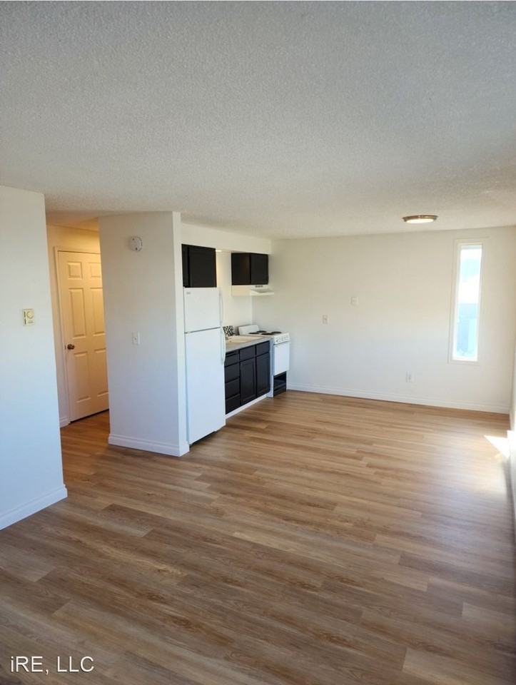 3004 E Boone Ave - Photo 3 of 9
