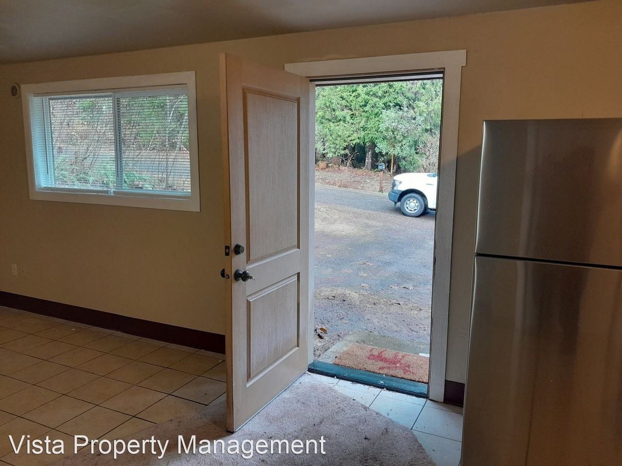 130 E Peyton Pl - Photo 2 of 10