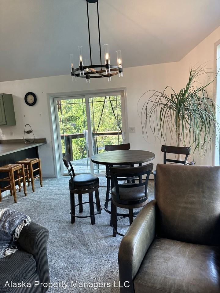 14501 Joanne Cir - Photo 2 of 32