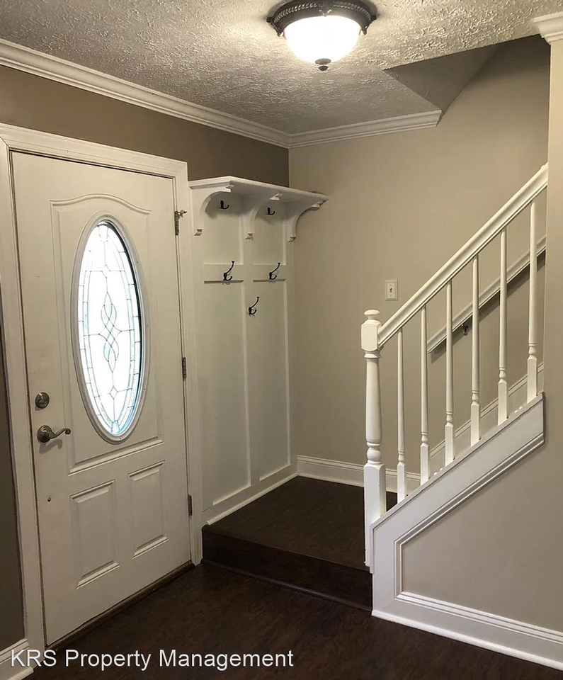 2236 Melrose Ln - Photo 2 of 30