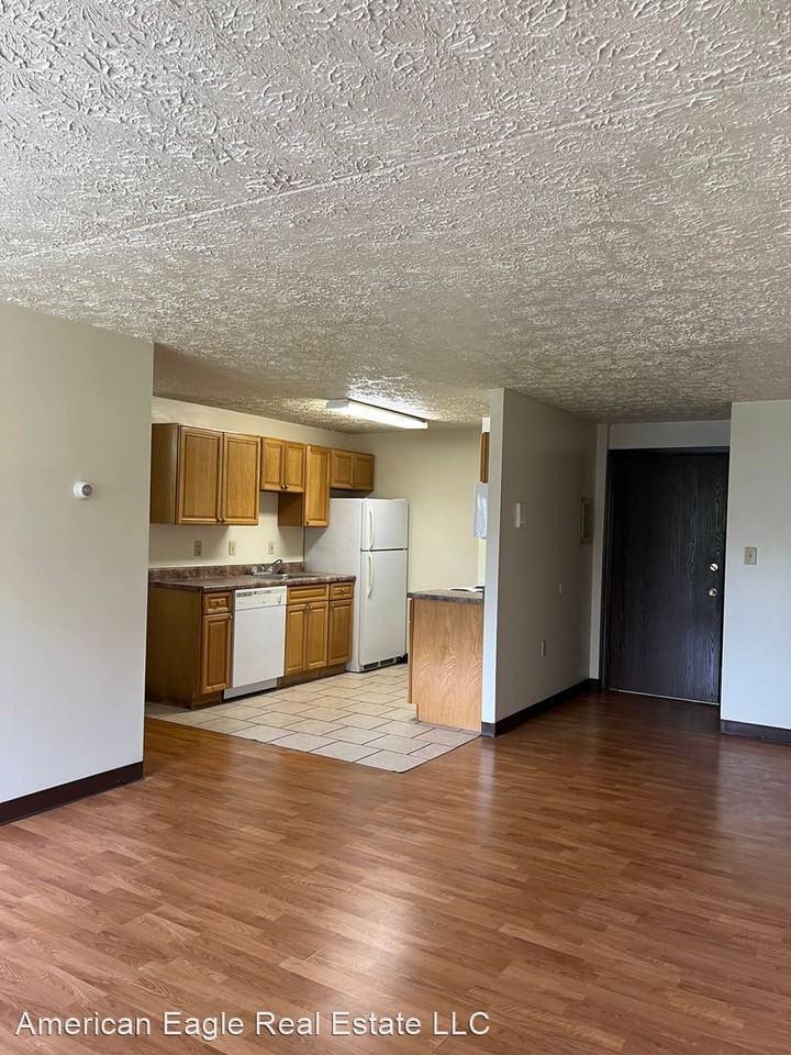 275 335 Sterling Ave Apartments in Sharon, PA 16146 Zumper