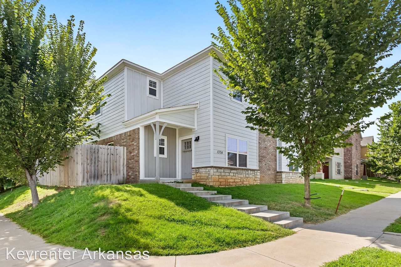 1372 N Corsica Dr - Photo 2 of 30