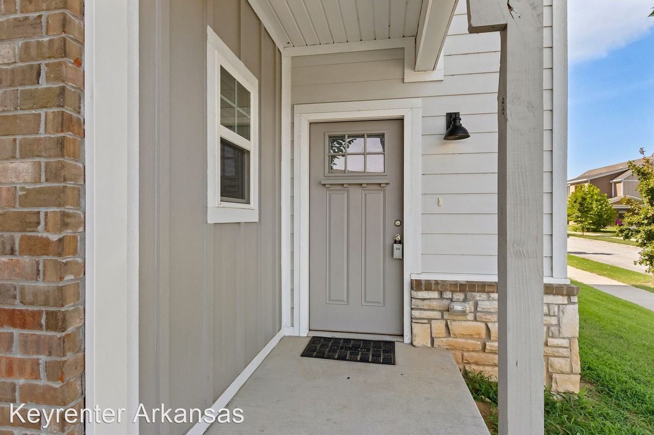 1372 N Corsica Dr - Photo 3 of 30