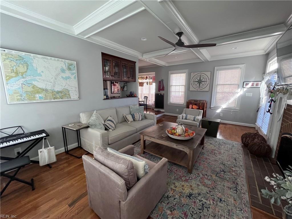 606 Botetourt Gdns - Photo 3 of 14