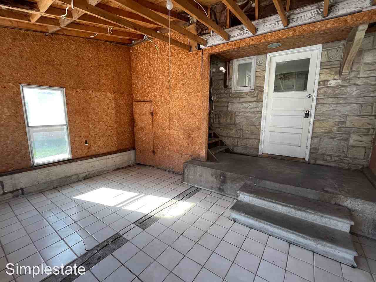 418 S 27th St - Photo 3 of 33