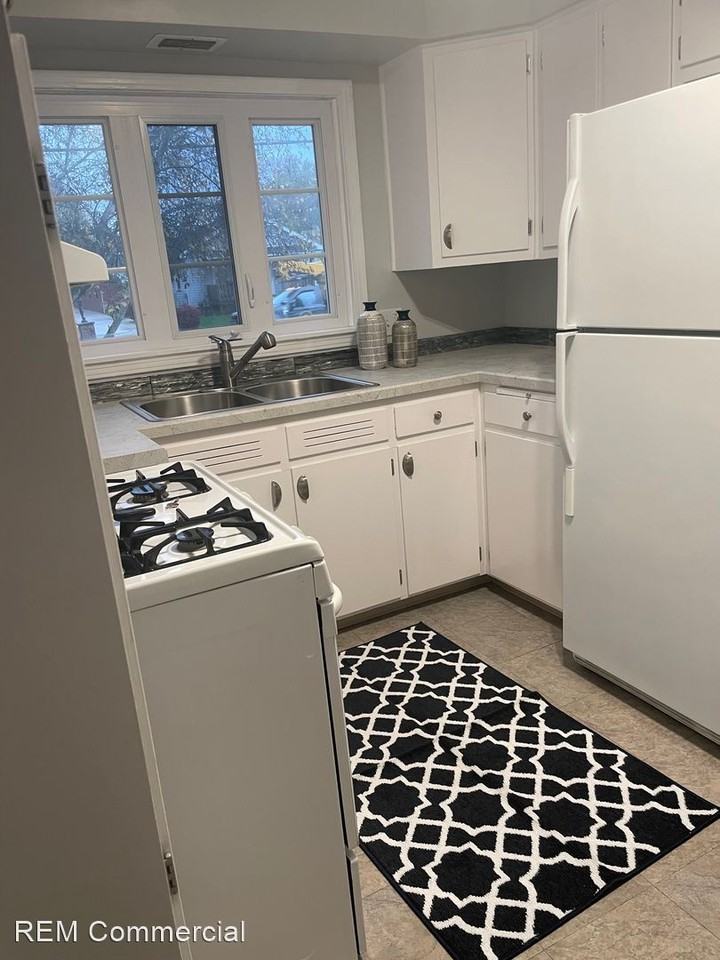 928 Vienna Ave - Photo 2 of 18