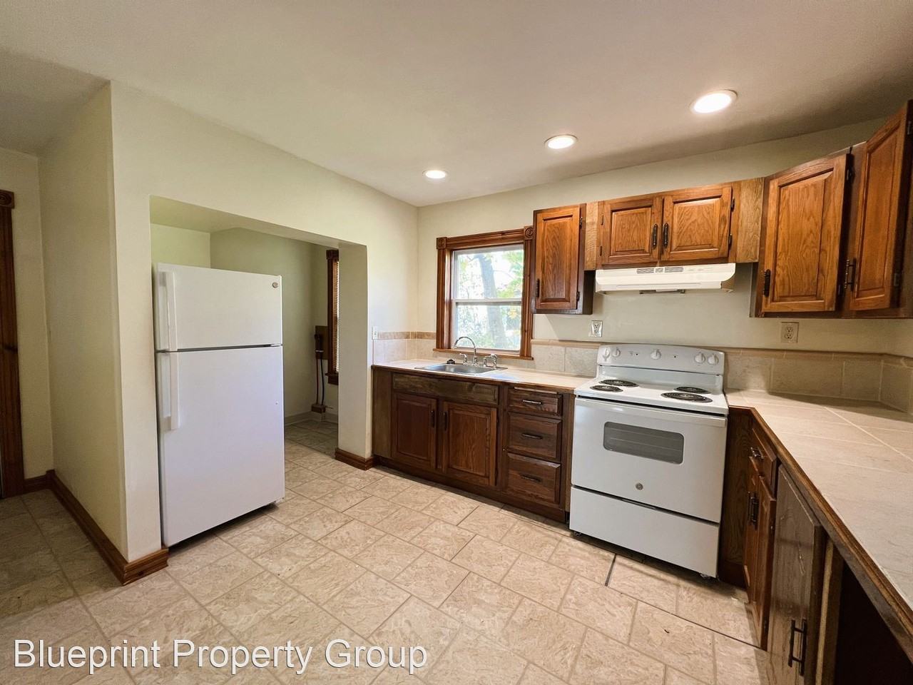202 Appleton Ave - Photo 2 of 5