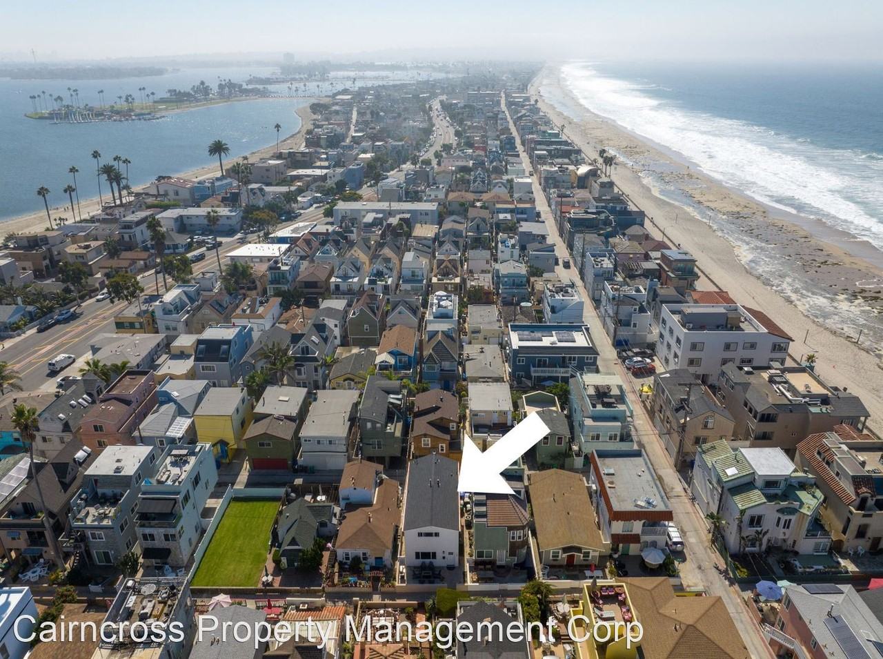 727 Zanzibar Ct, San Diego, CA 92109 3 Bedroom House for 6,800/month