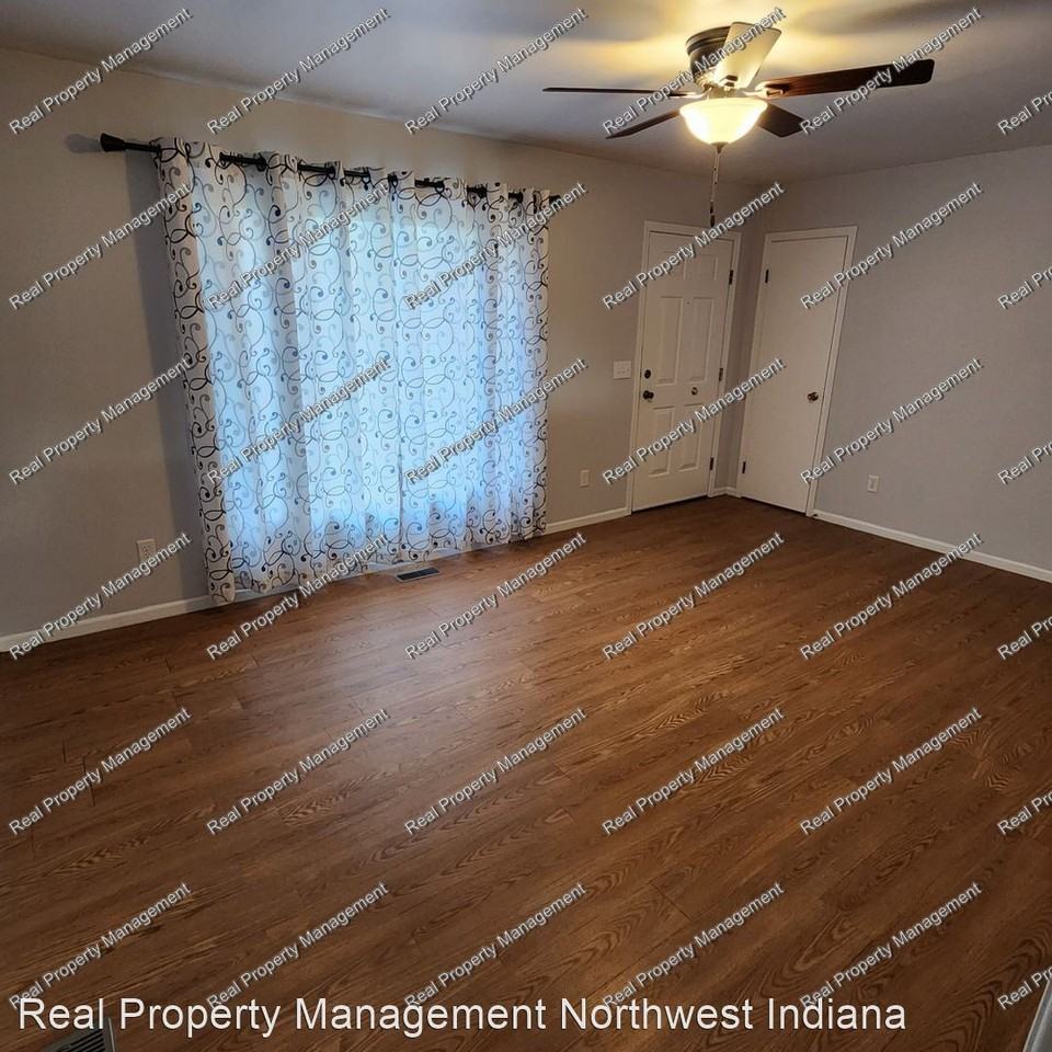 17592 Marion Dr - Photo 2 of 12