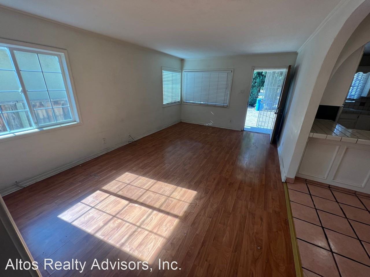 2064 Pulgas Ave - Photo 2 of 6