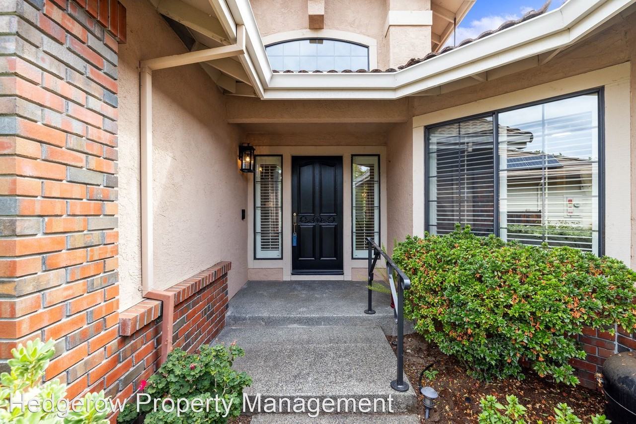 426 Troon Dr - Photo 2 of 50