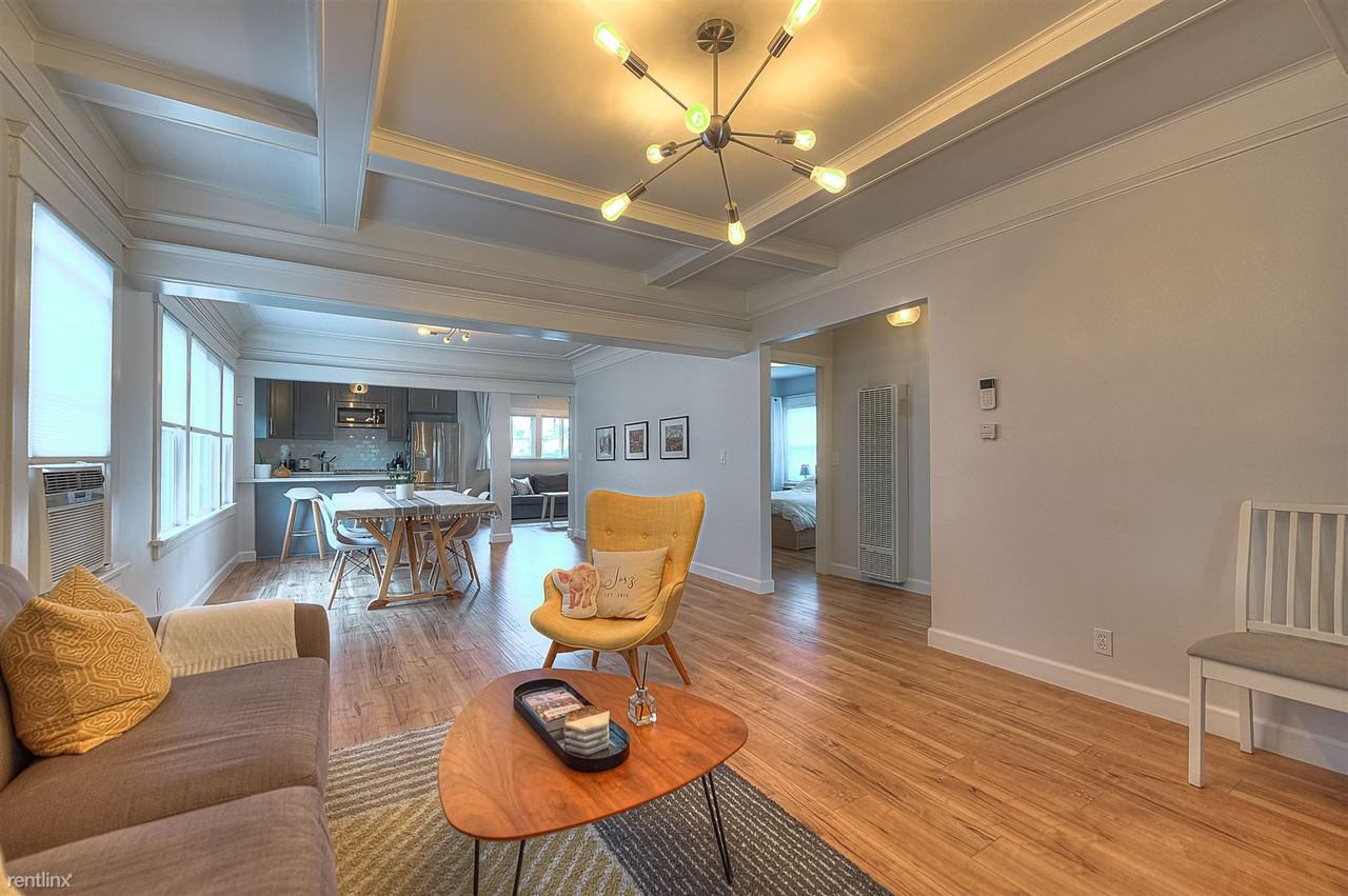 1836 Middleton Pl - Photo 3 of 17