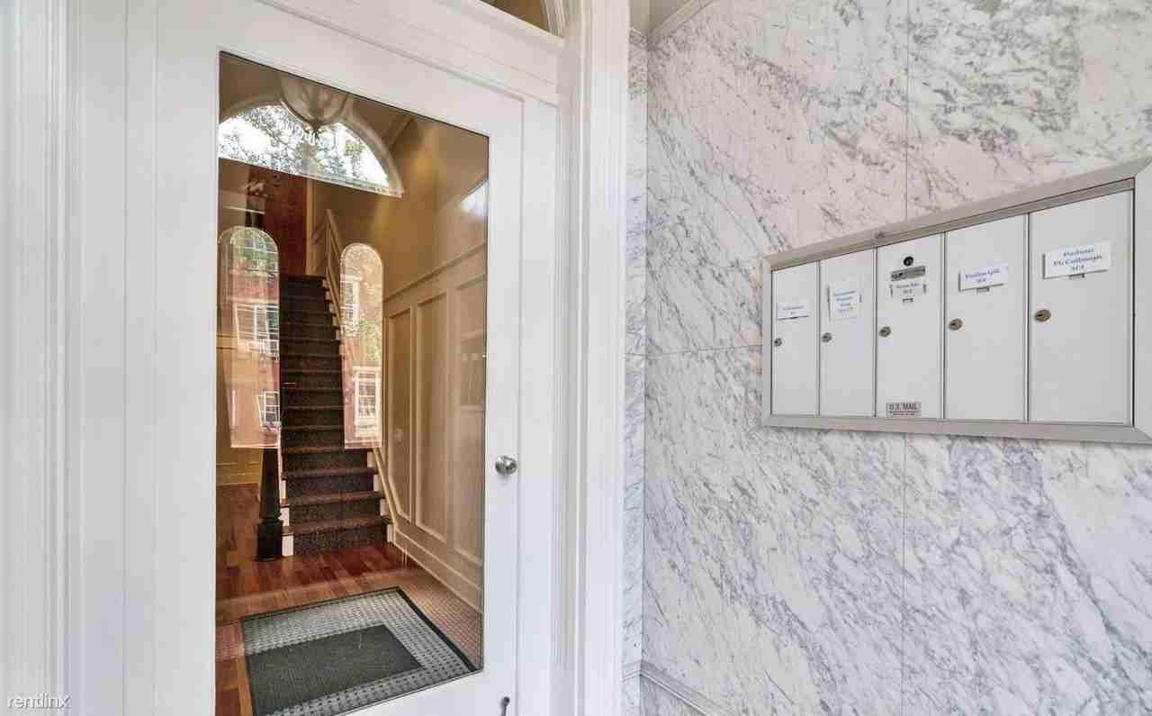 2031 Pine St - Photo 3 of 5