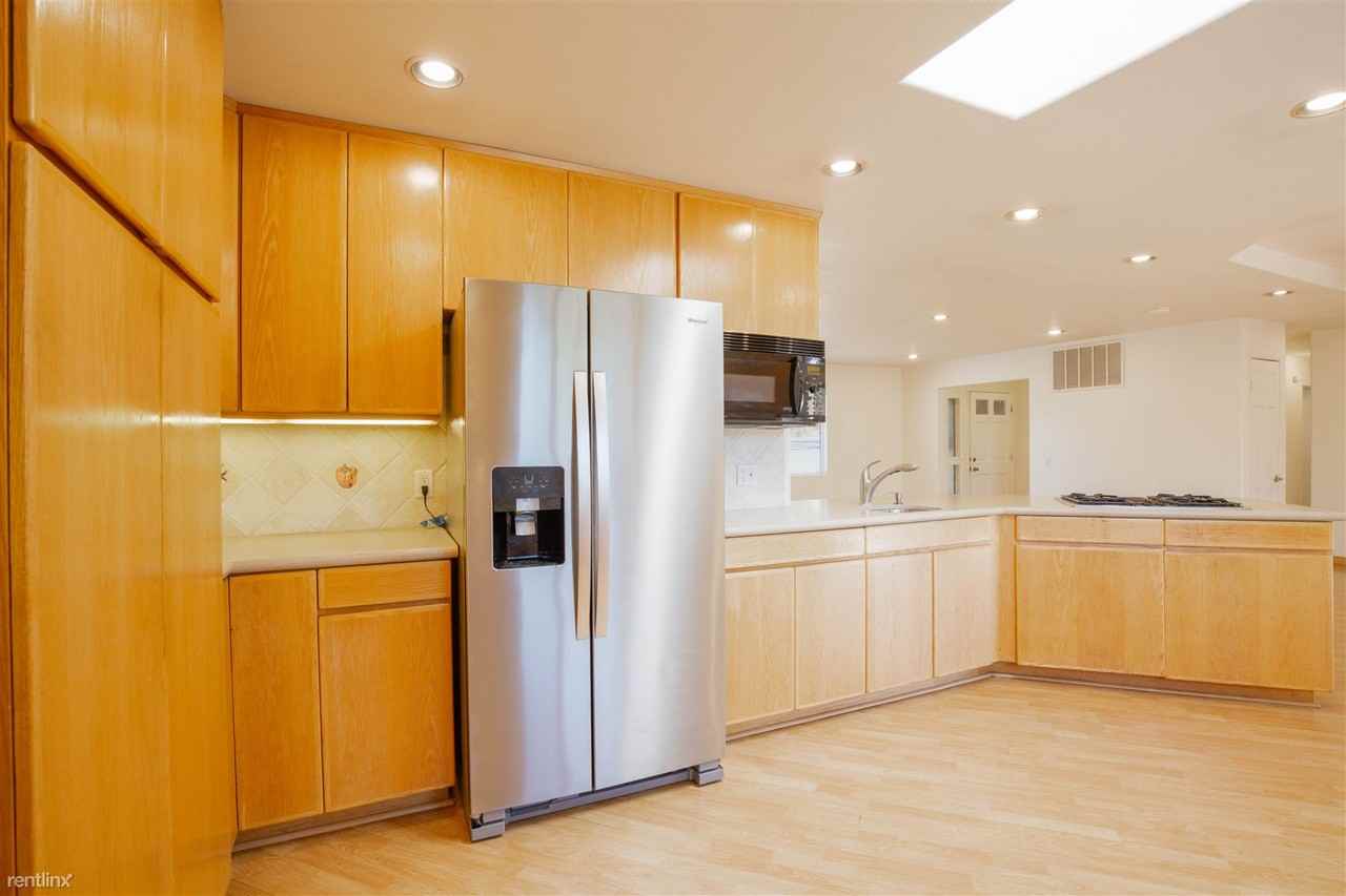 1575 Via Paloma - Photo 3 of 24