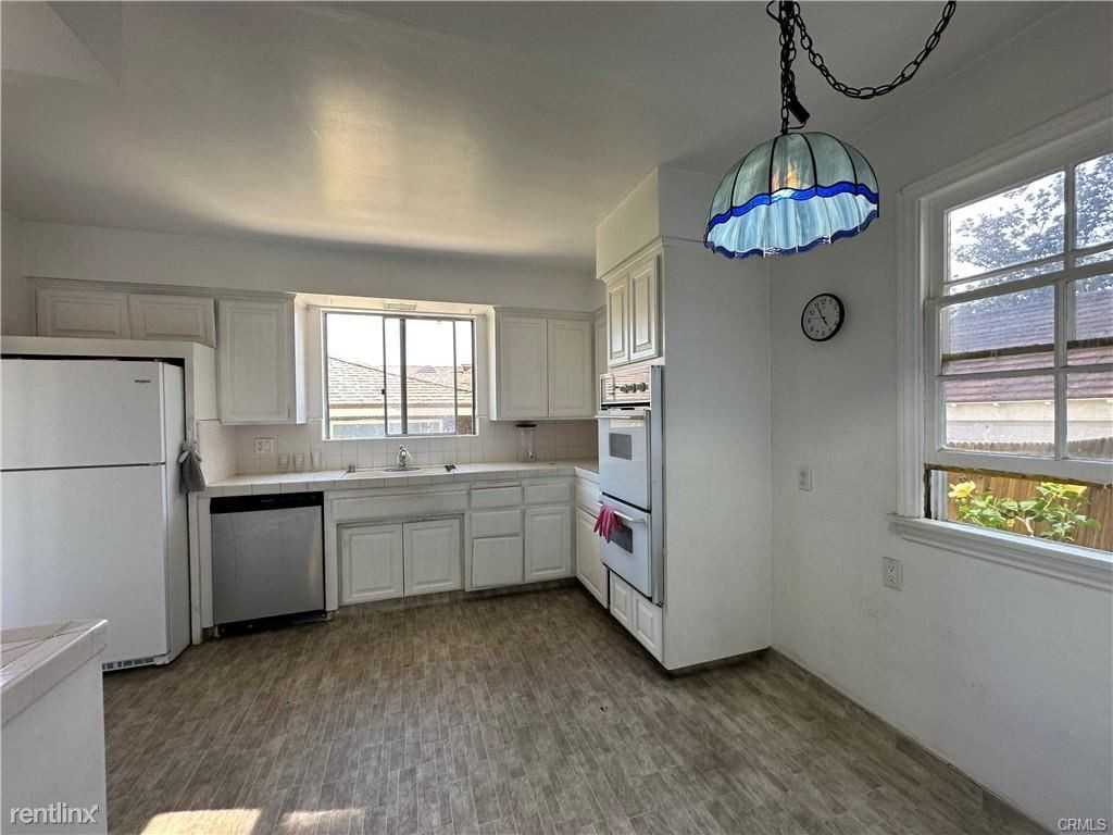 1425 Rubio Dr - Photo 3 of 12