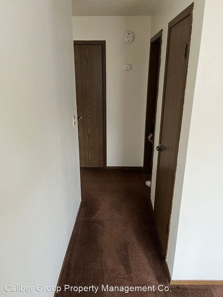 1140 Flammang Dr - Photo 3 of 8