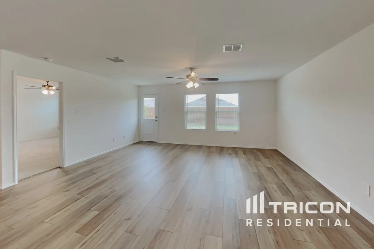 1001 Odlozil Ln - Photo 2 of 17