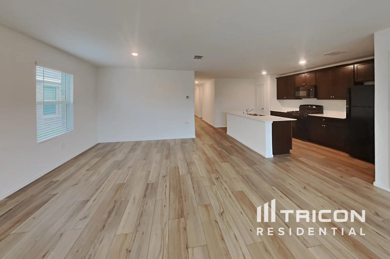 1001 Odlozil Ln - Photo 3 of 17