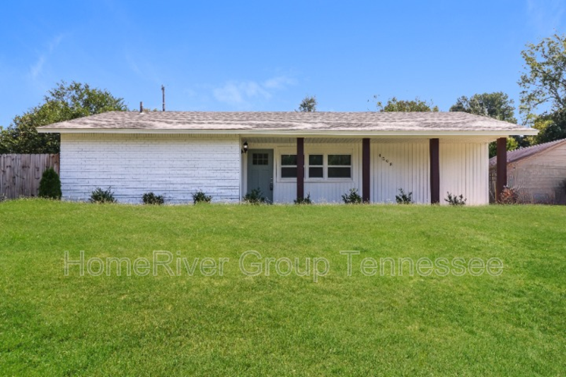 4598 Windward Dr - Photo 2 of 17