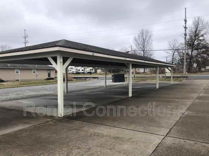 500 E College D3 - Photo 2 of 20