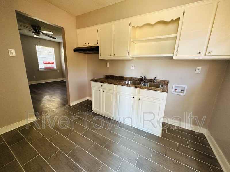 3251 Ford Rd - Photo 2 of 6